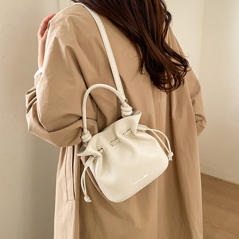 Women's Faux Leather Bucket Ba - Luxury Bags Office recension och pris