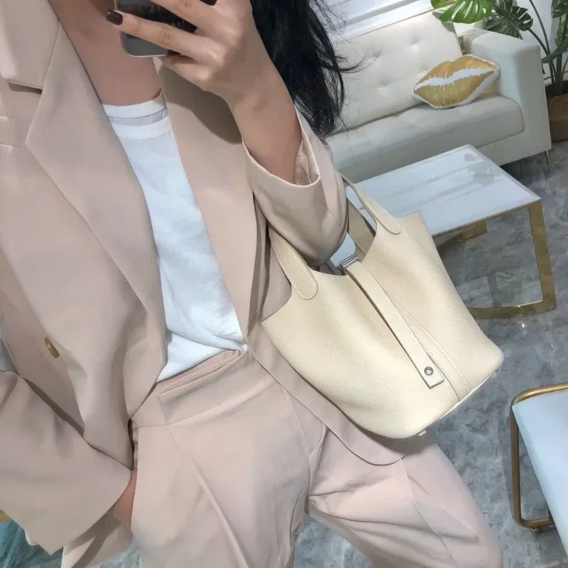 2023 New Contrast Color Cowhid - Luxury Bags Office recension och pris